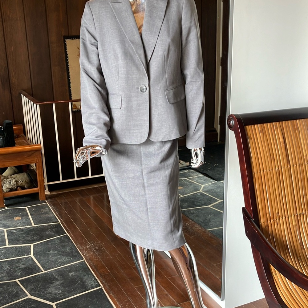 Jones New York blazer with matching skirt